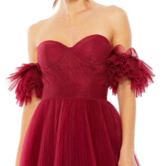 Gown - Picture 3 of 5